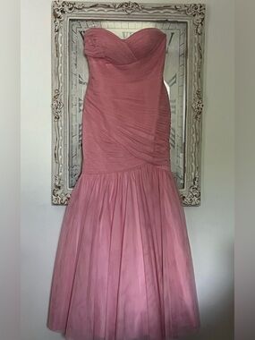 An unforgettable, red-carpet-ready gown.